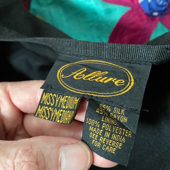 Allure Sz Medium Silk Rayon Color Block Embellished Jacket - Picture 12 of 16